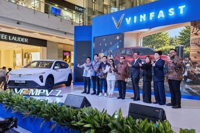 VINFAST CHÍNH THỨC XUẤT XƯỞNG VF MPV 7 TẠI NHÀ MÁY SUBANG, ĐẨY NHANH CHIẾN LƯỢC NỘI ĐỊA HÓA Ở INDONESIA